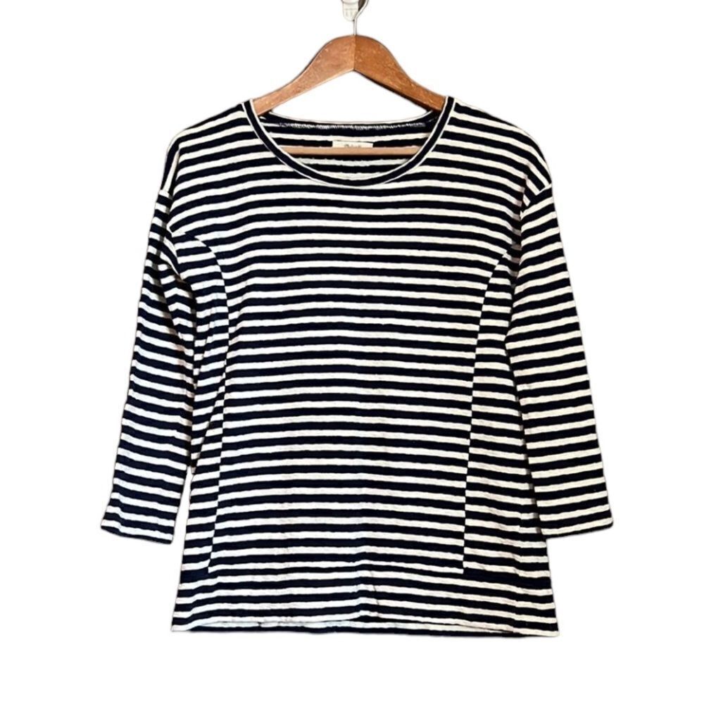‎Madewell off white and navy pullover shirt.
